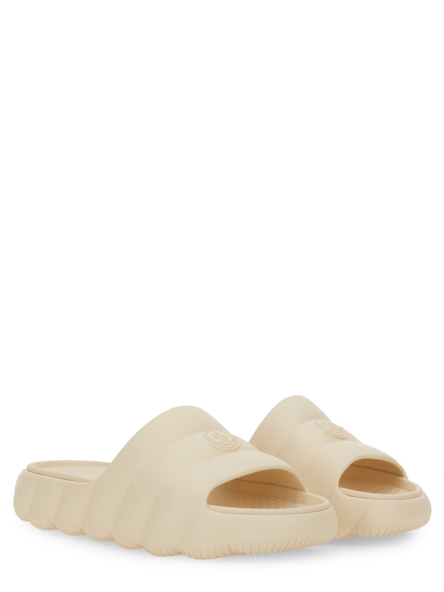 SLIDE SANDAL