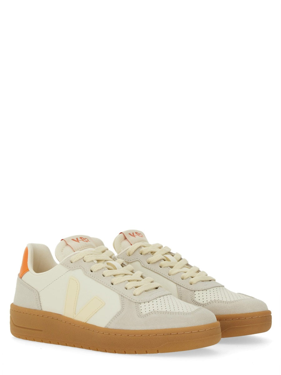 SNEAKER "V-82"