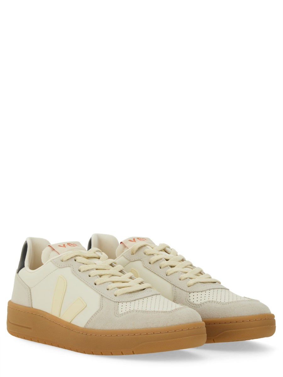 SNEAKER "V-82"