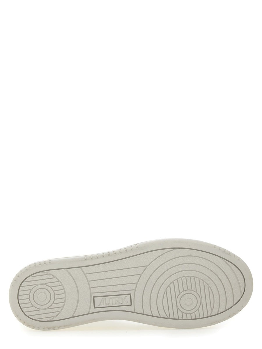 "MEDALIST LOW" SNEAKER