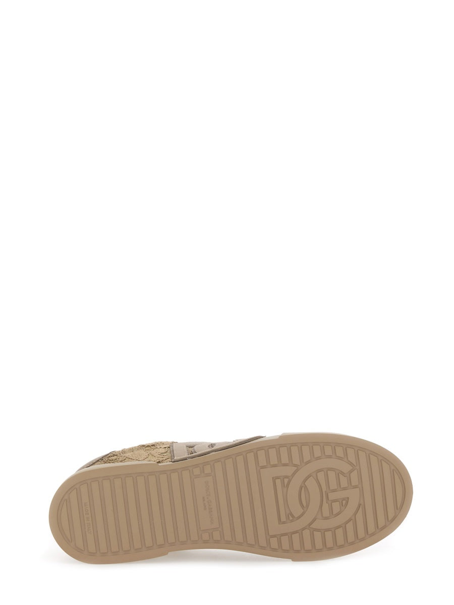 SNEAKER WITH EMBROIDERY