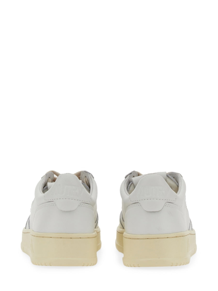 MEDALIST LOW SNEAKER