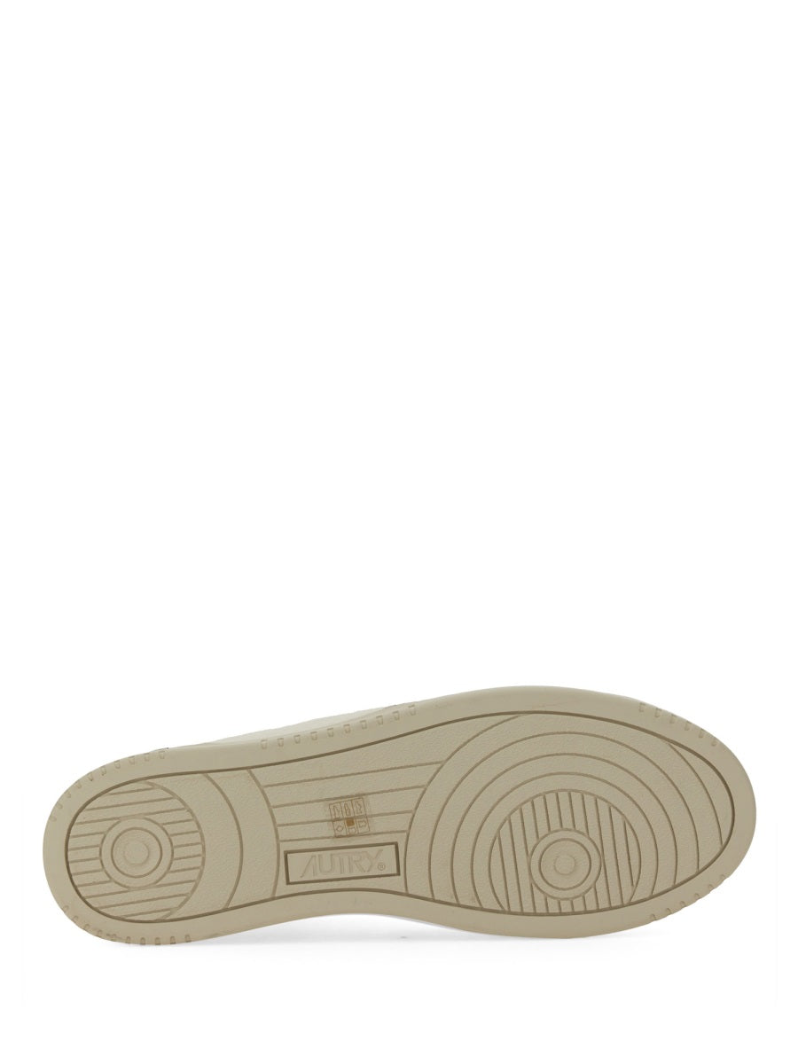 SNEAKER MEDALIST LOW