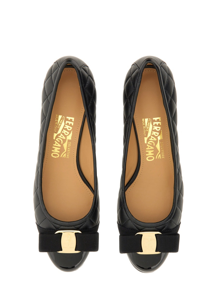 BOW NECKLINE VARA