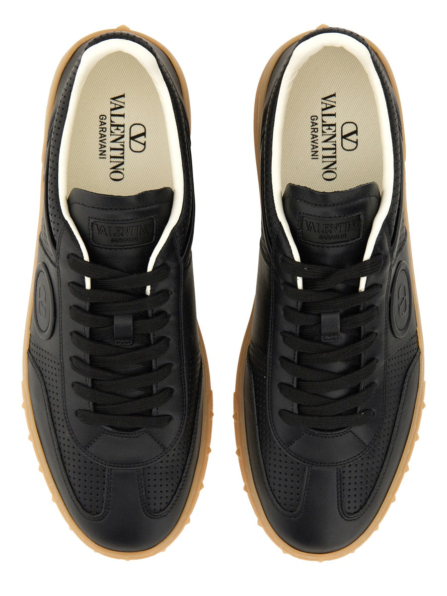 "UPVILLAGE" SNEAKER