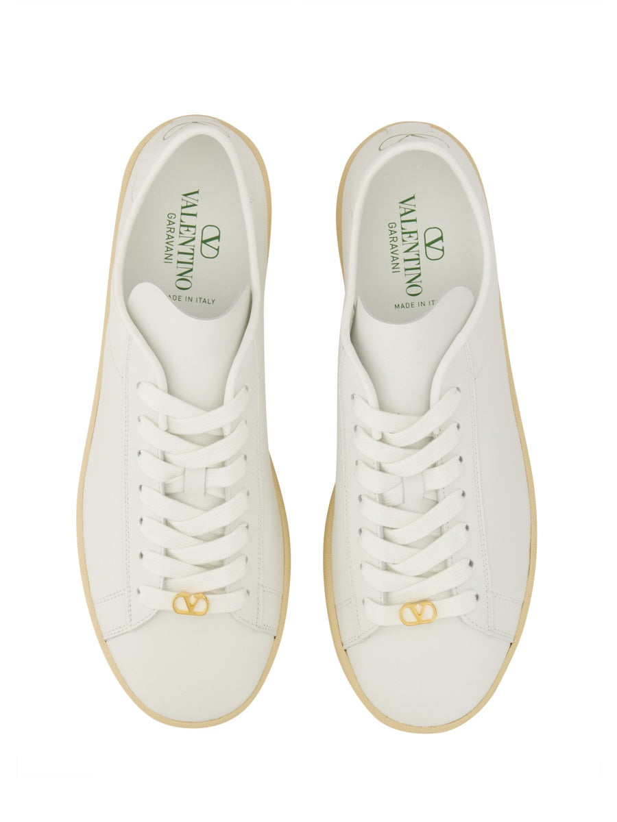 LEATHER SNEAKER
