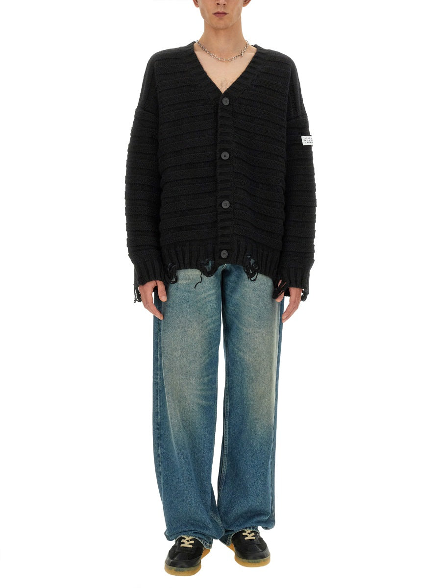 V-NECK CARDIGAN