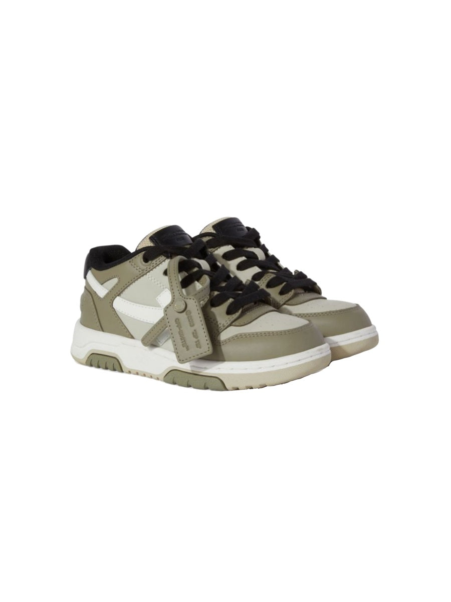 SNEAKER