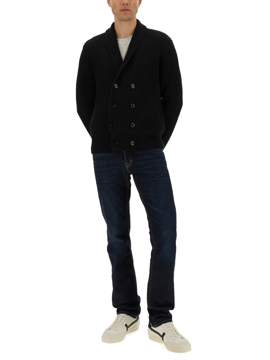STRAIGHT FIT JEANS