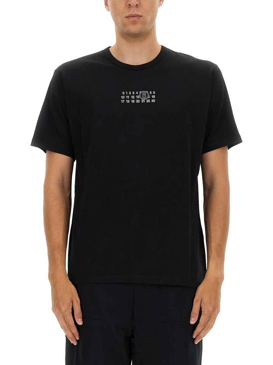 T-SHIRT WITH LOGO