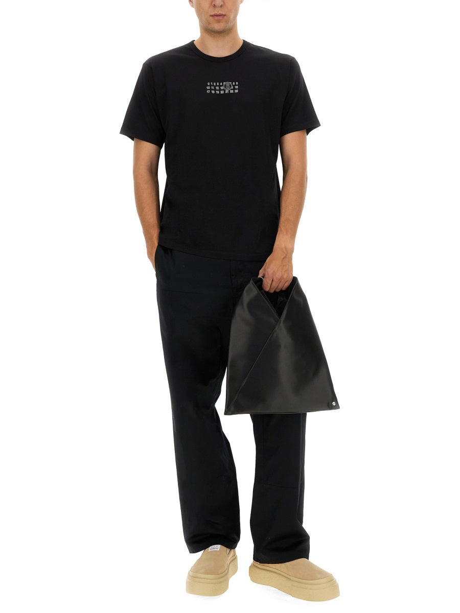T-SHIRT WITH LOGO