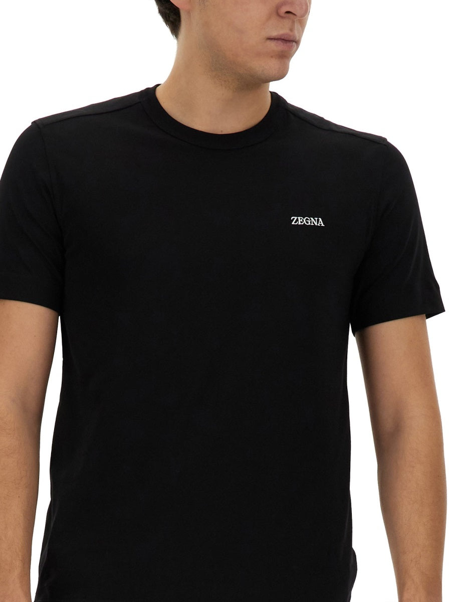 T-SHIRT WITH LOGO