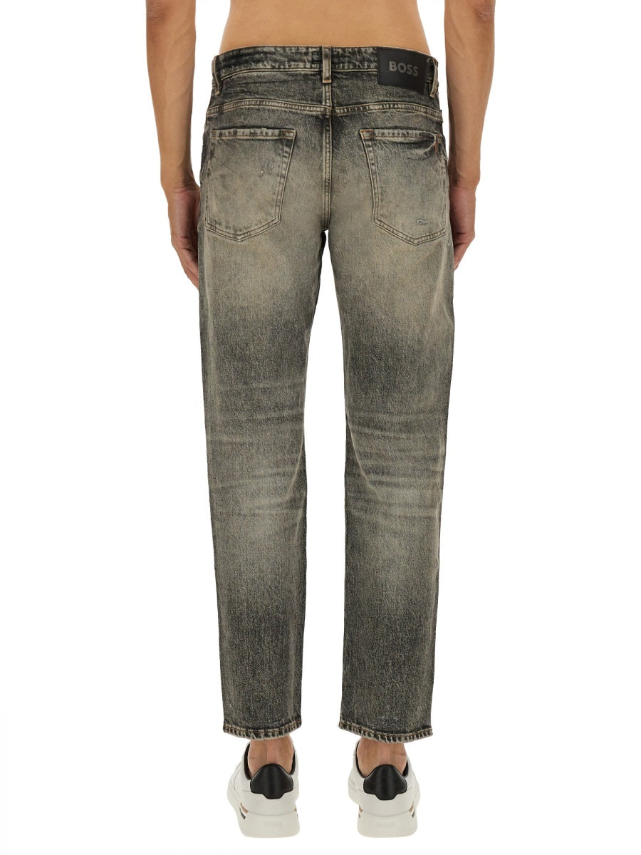 JEANS IN DENIM