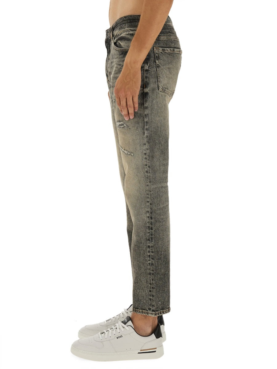 JEANS IN DENIM
