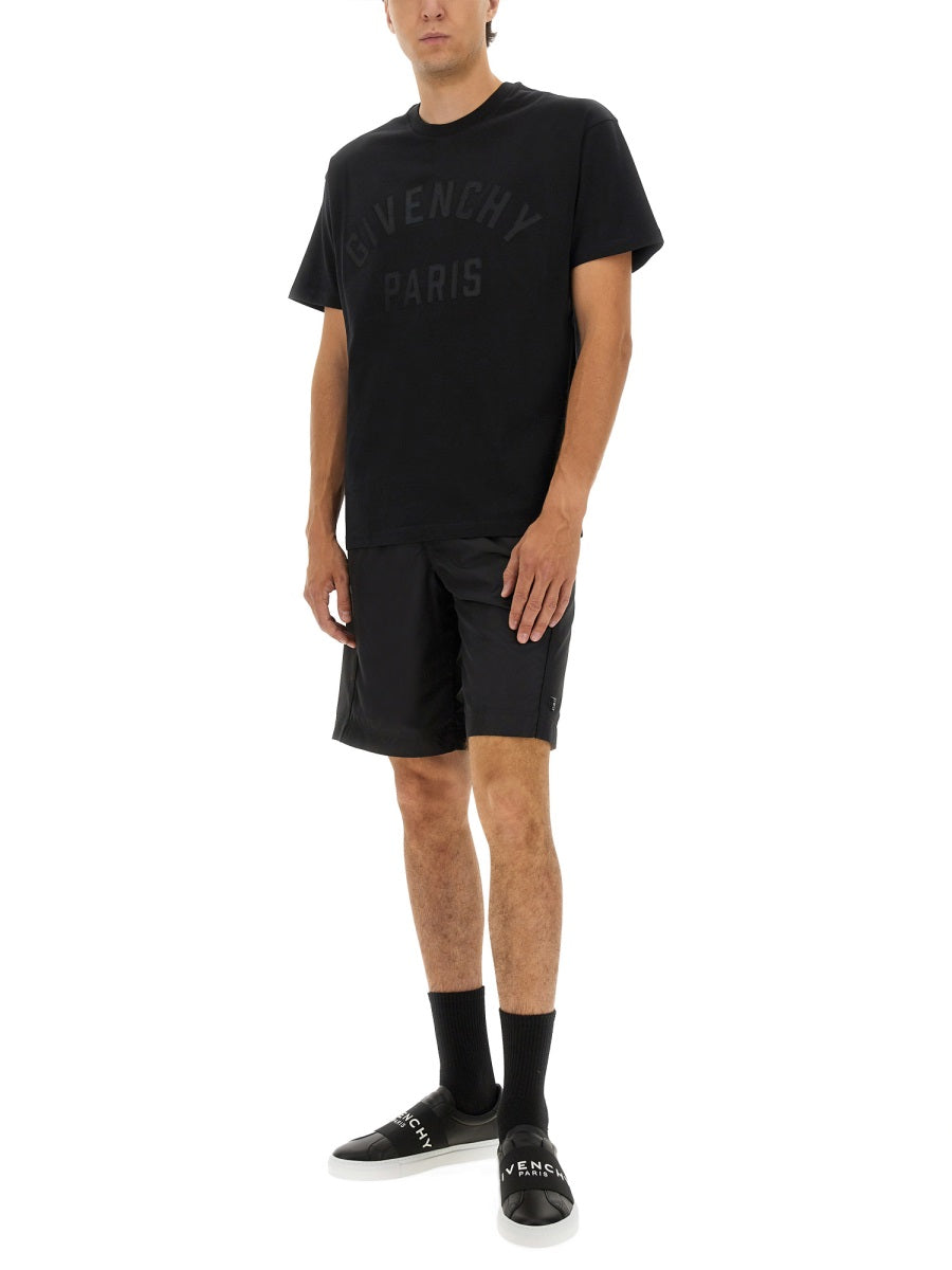 T-SHIRT WITH LOGO