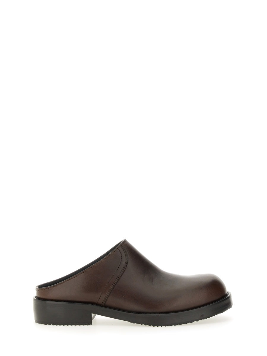 LEATHER CLOGS