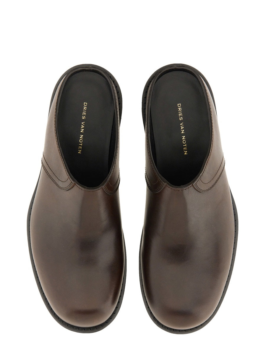 LEATHER CLOGS