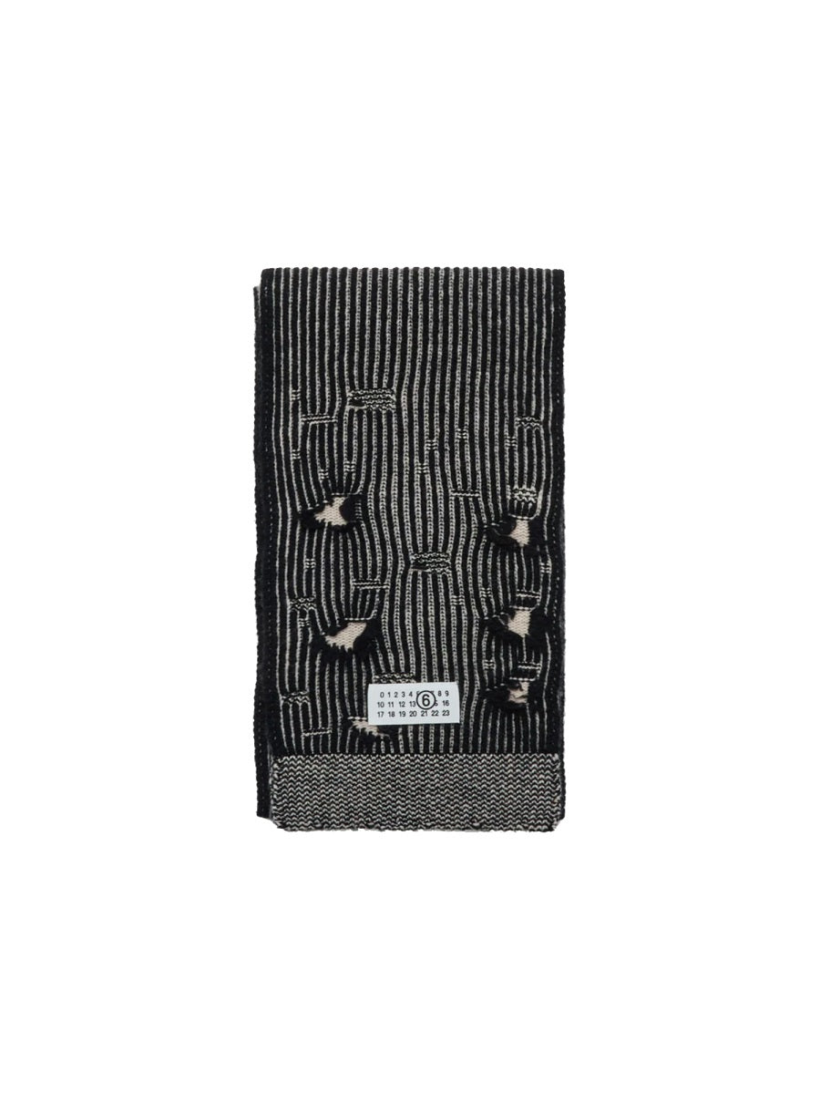 SCARF WITH LOGO