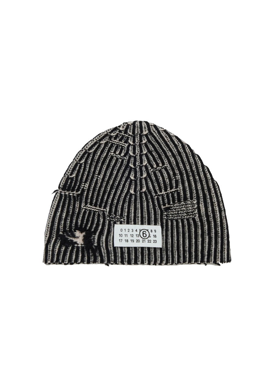BEANIE HAT WITH LOGO