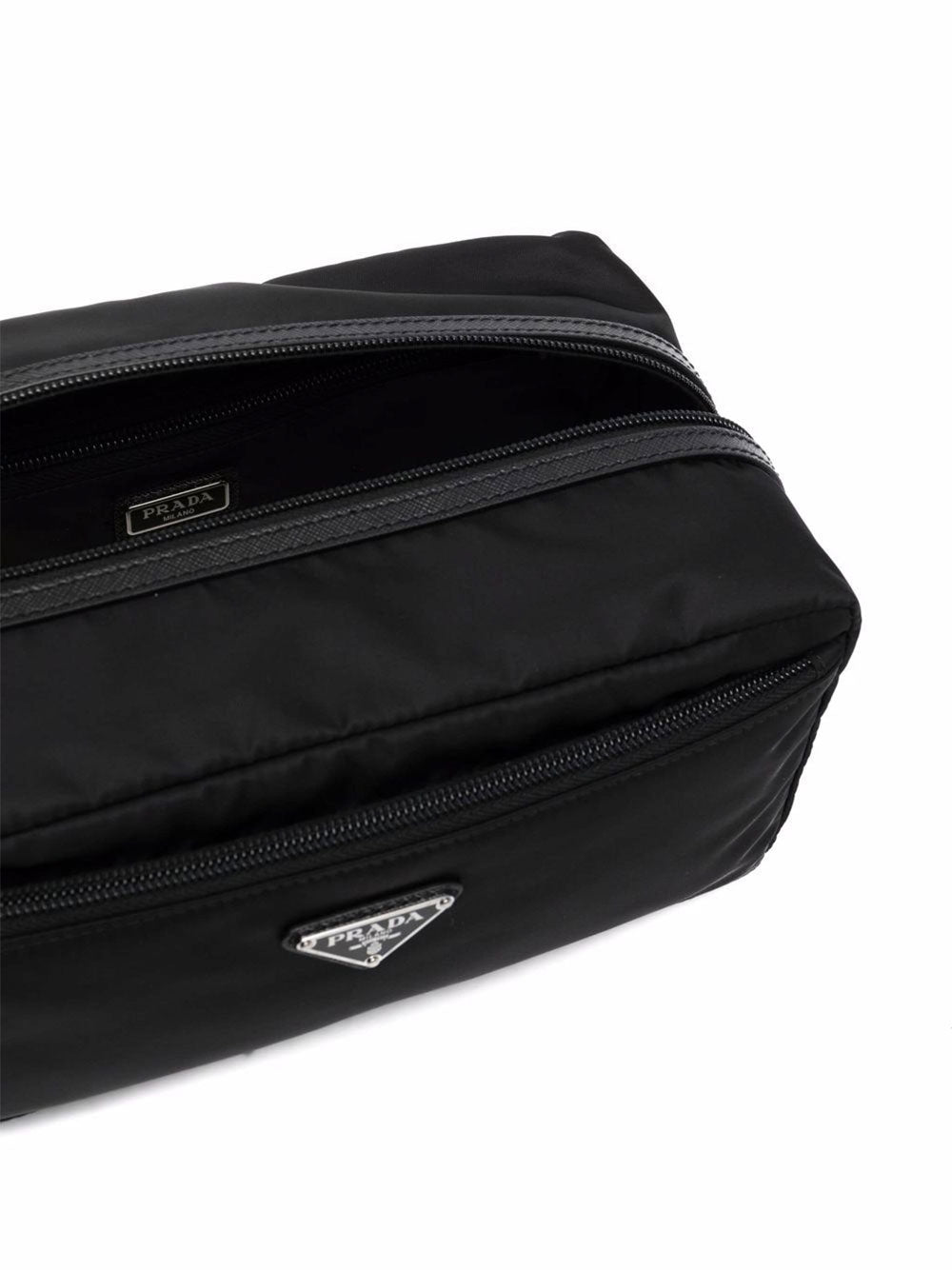 NECESSAIRE