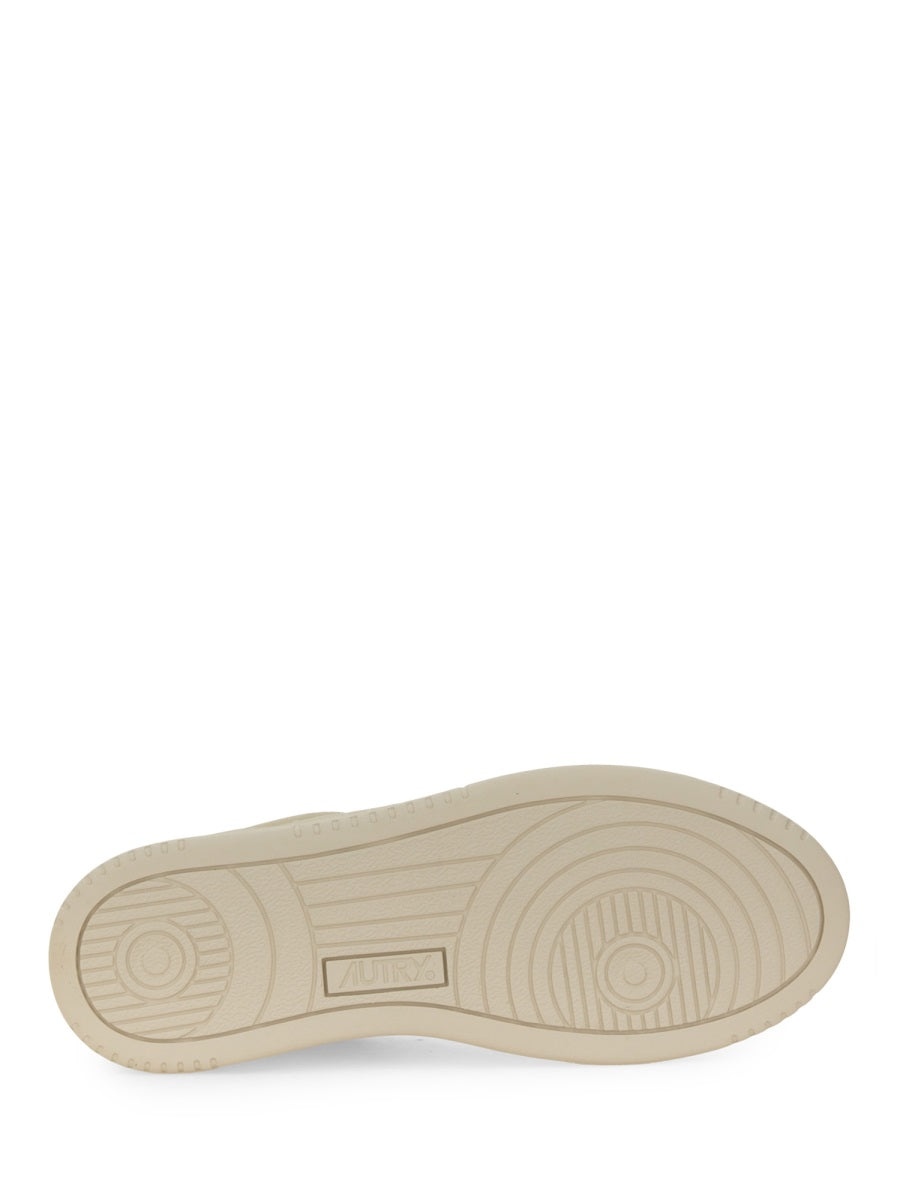 "MEDALIST LOW" SNEAKER
