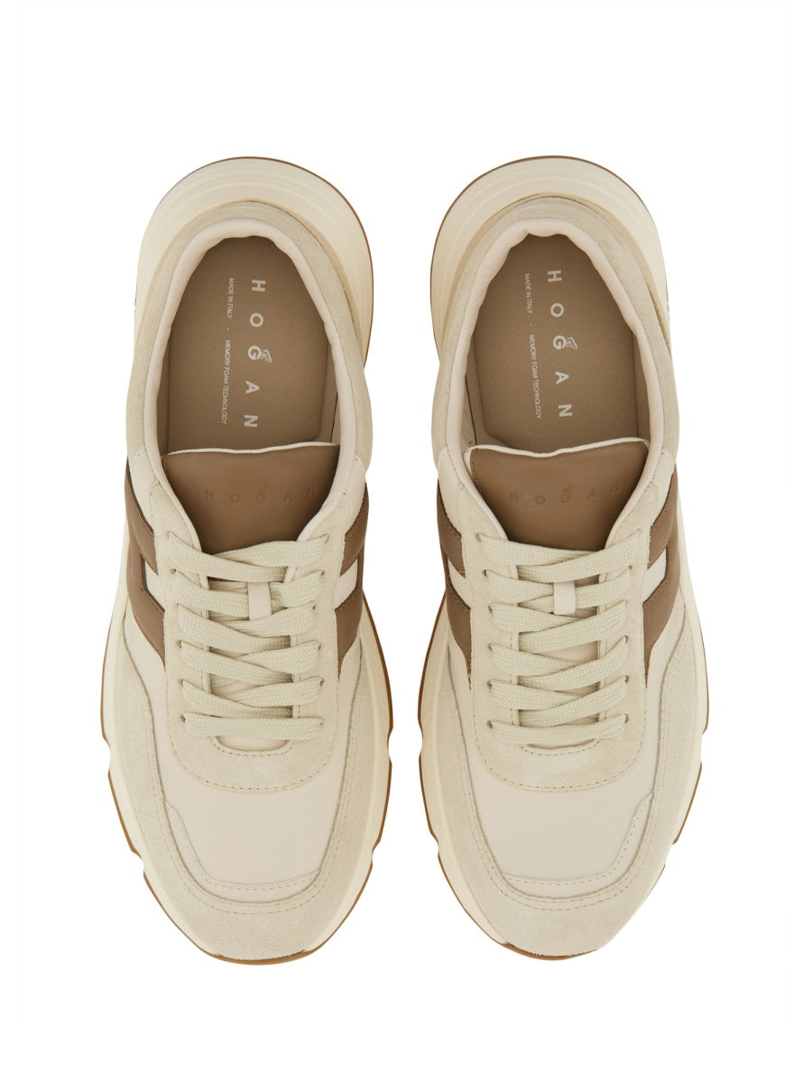 "HYPERLIGHT" SNEAKER