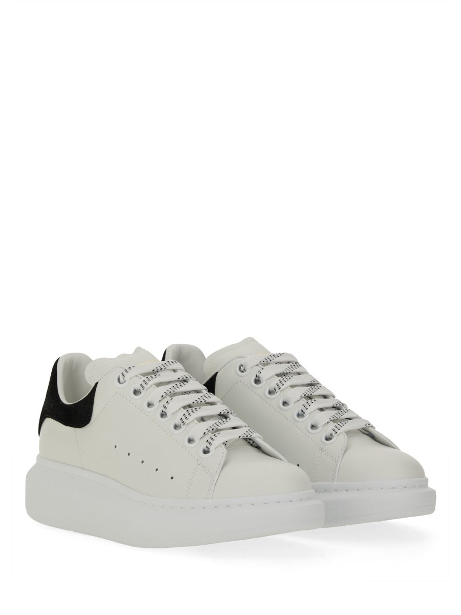 OVERSIZED SNEAKER