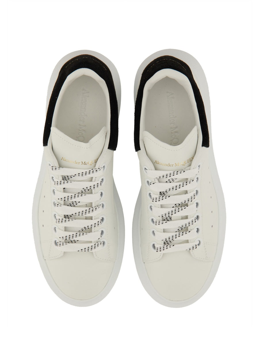 OVERSIZED SNEAKER