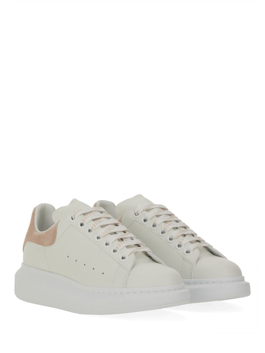 OVERSIZED SNEAKER