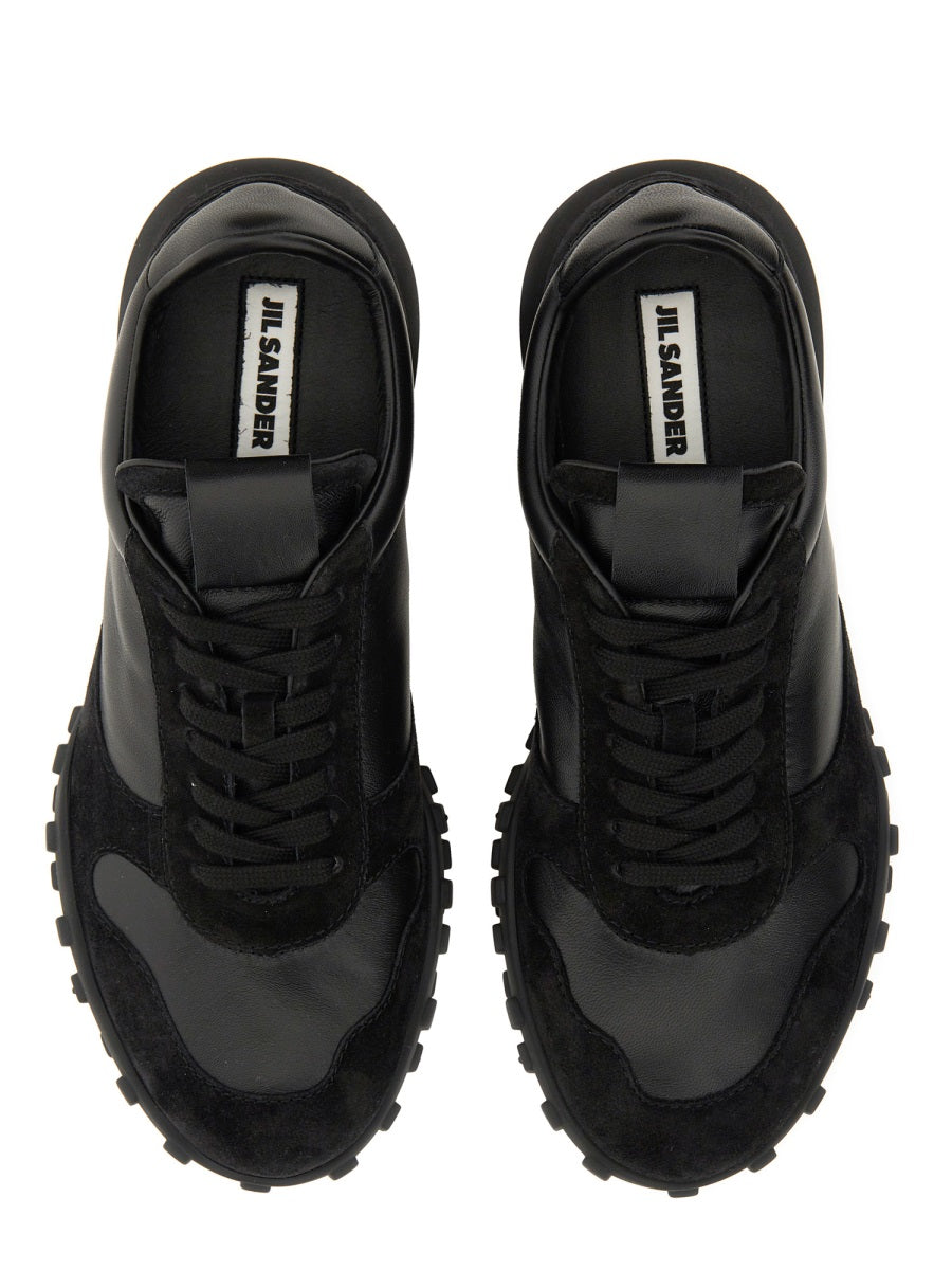 LOW TOP SNEAKER