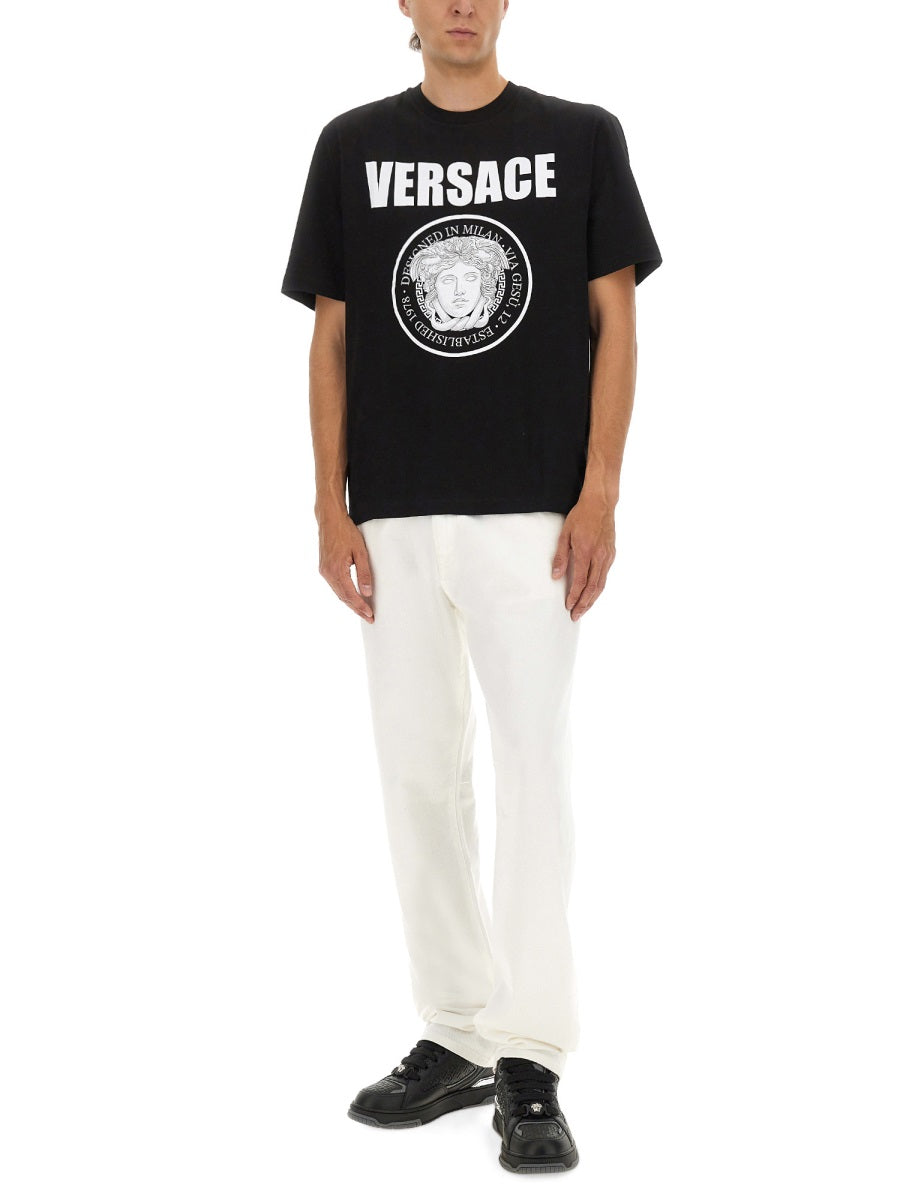 T-SHIRT WITH LOGO