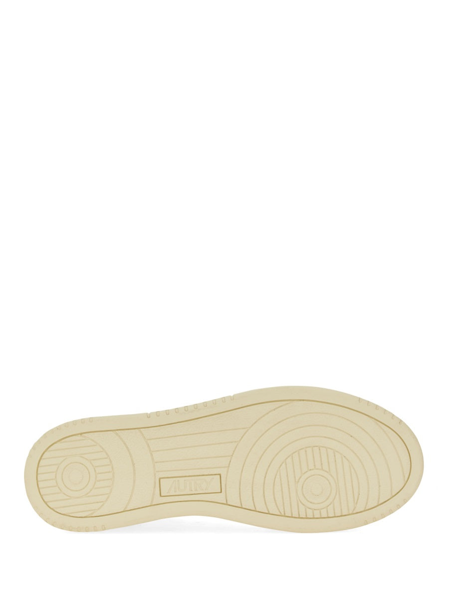 MEDALIST LOW SNEAKER