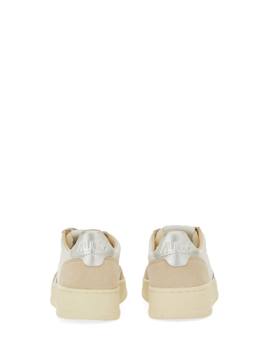 MEDALIST LOW SNEAKER