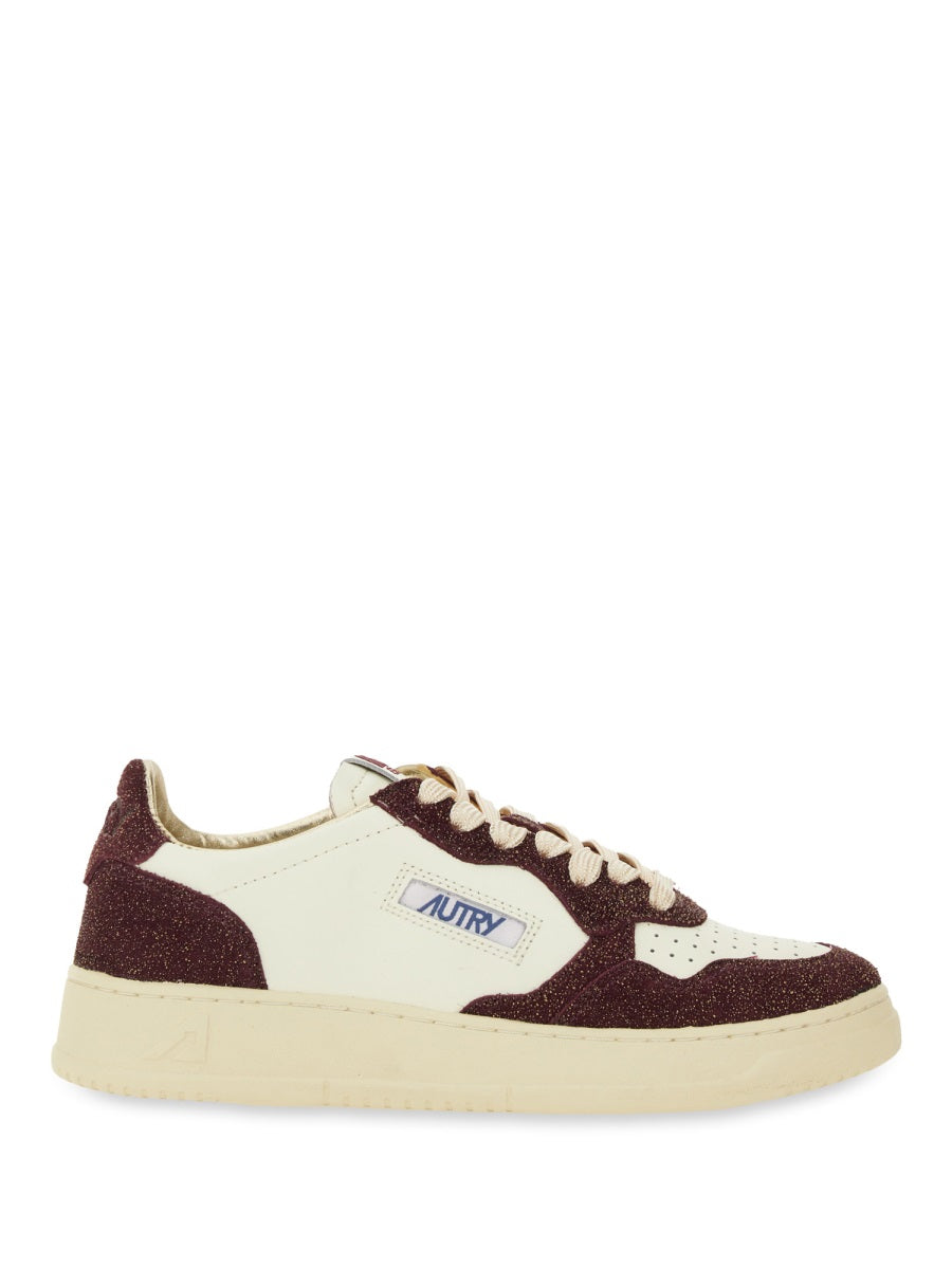MEDALIST LOW SNEAKER