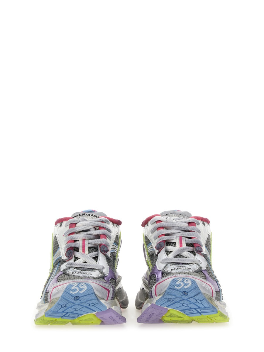 SNEAKER RUNNER