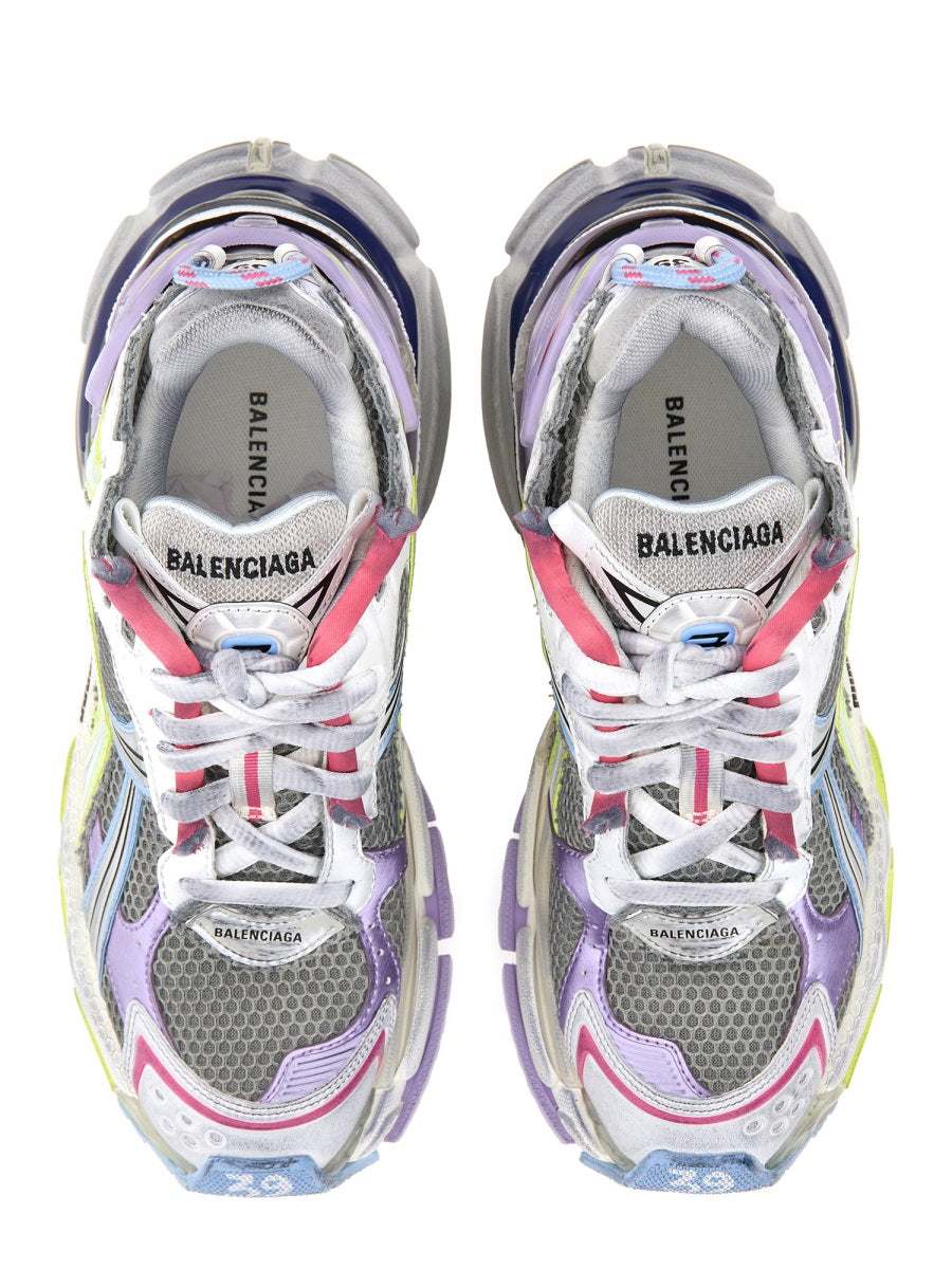SNEAKER RUNNER