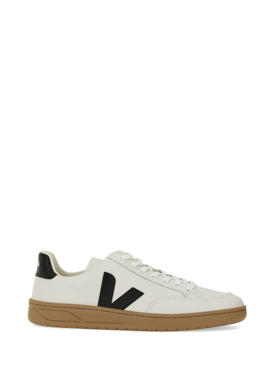 SNEAKER "V-12"