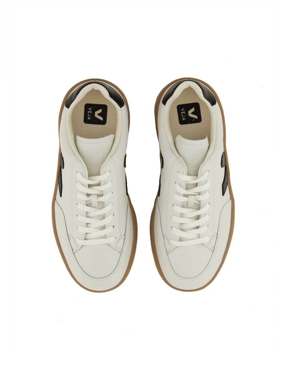 SNEAKER "V-12"