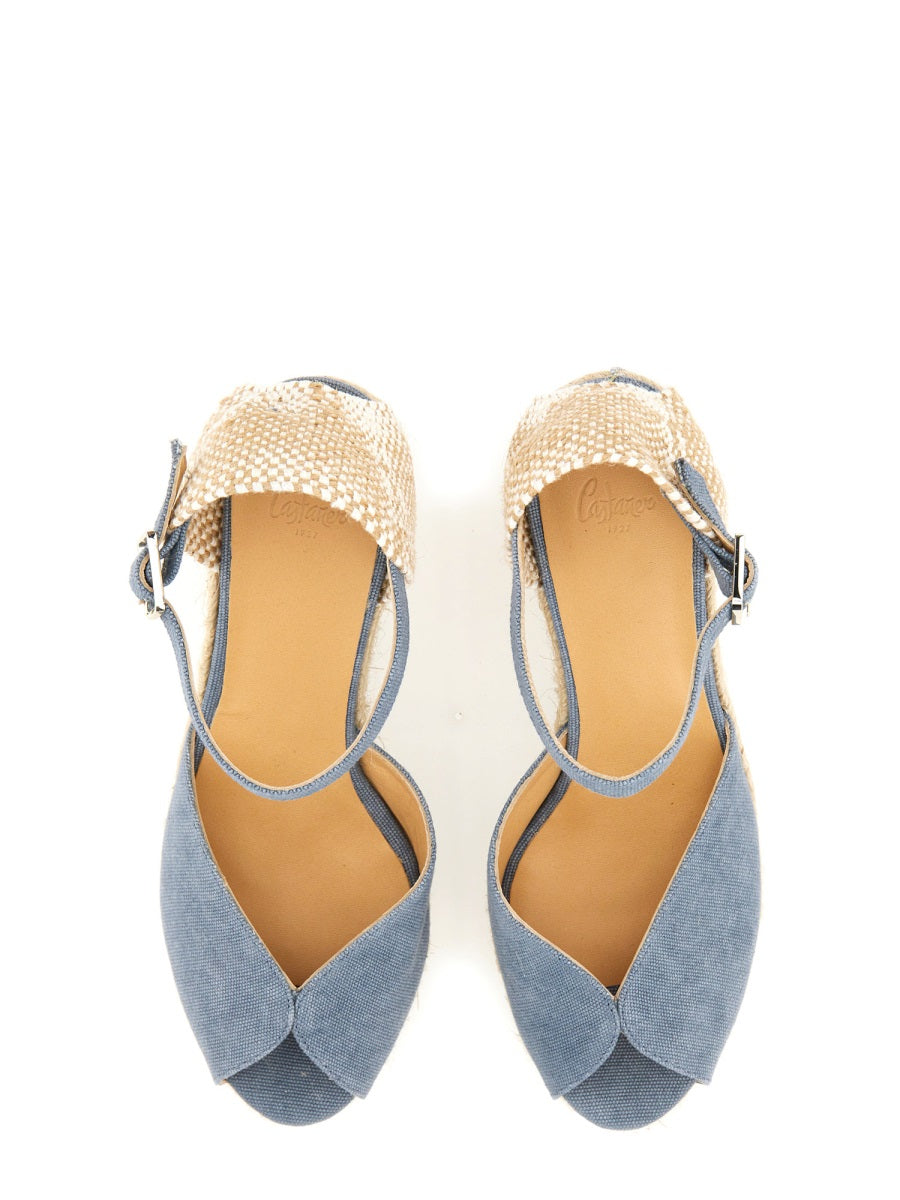 WHITE SANDAL.