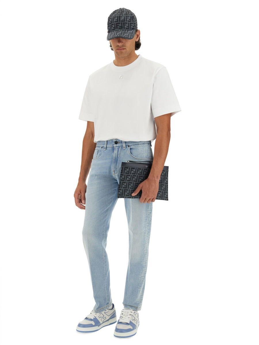 JEANS IN DENIM
