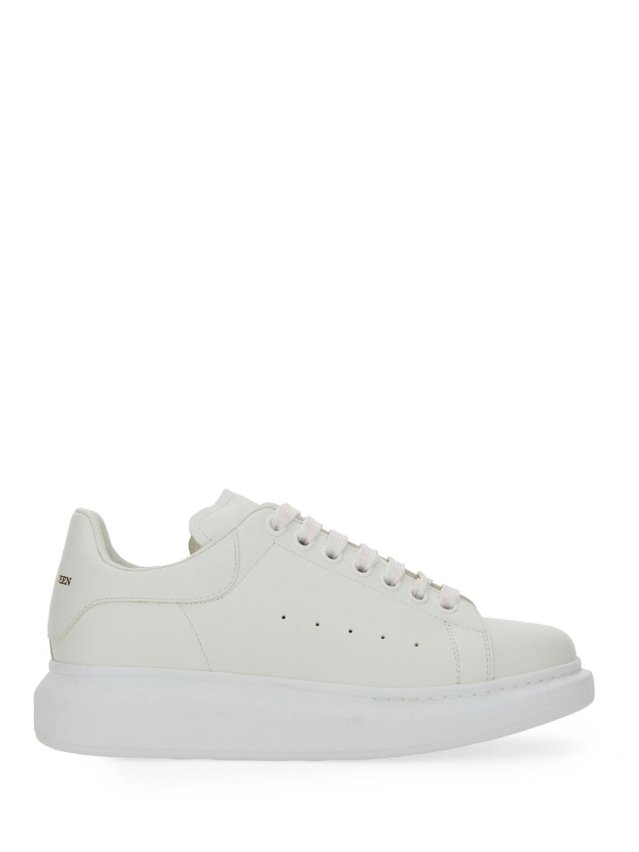 OVERSIZED SNEAKER