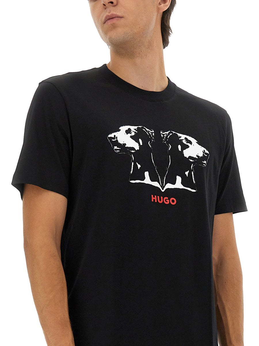 T-SHIRT WITH DOBERMAN PRINT