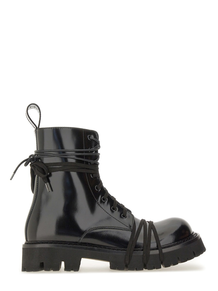 LACE-UP BOOT
