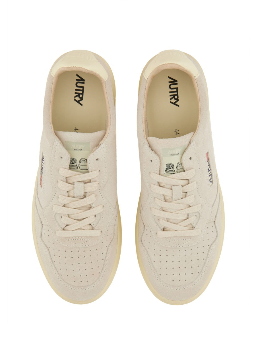 "MEDALIST" LOW SNEAKER