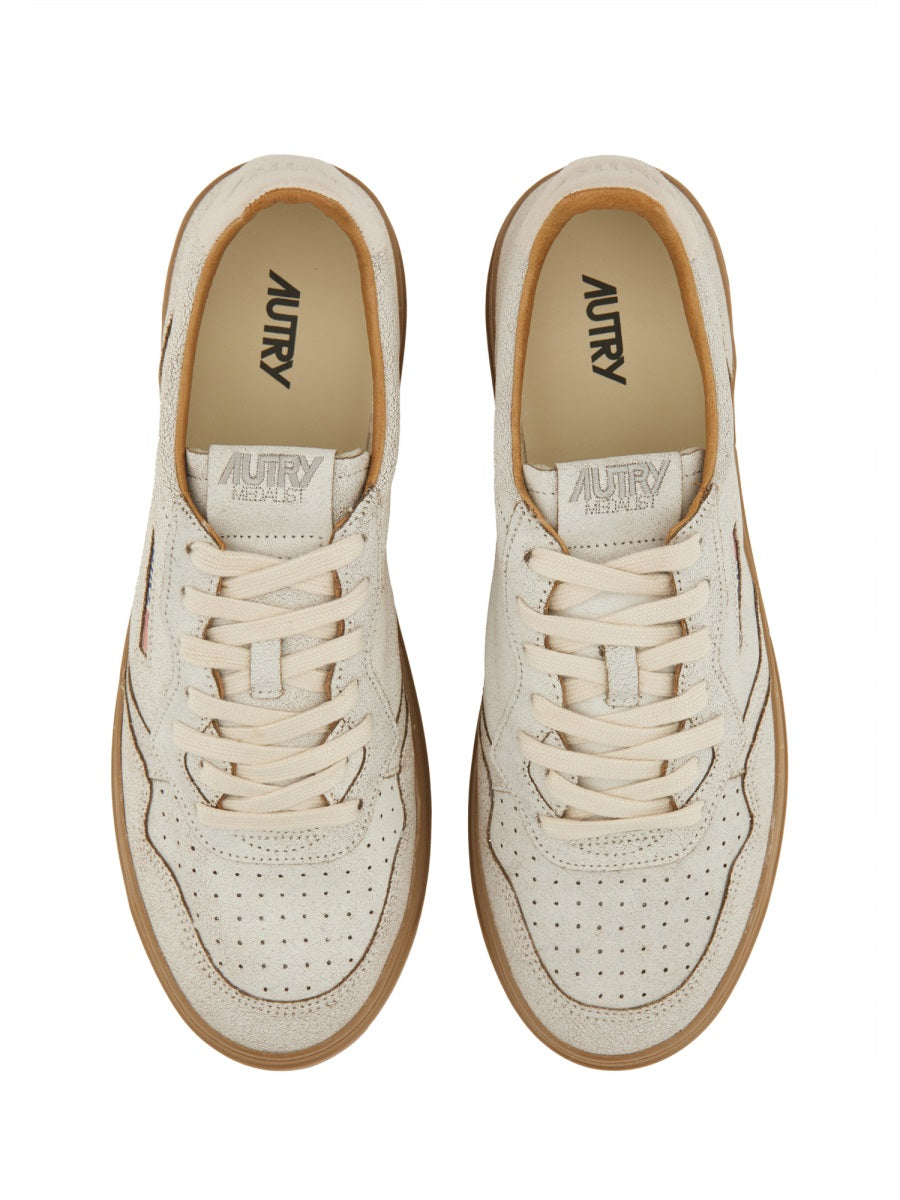 "MEDALIST" LOW SNEAKER