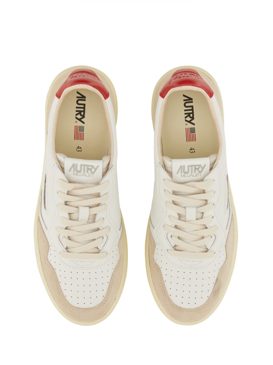 LEATHER SNEAKER