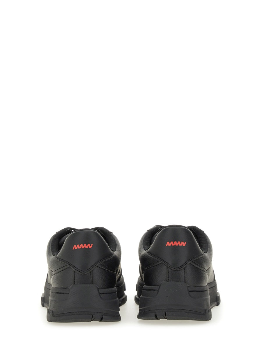 SNEAKER WITH ZIGZAG DETAIL