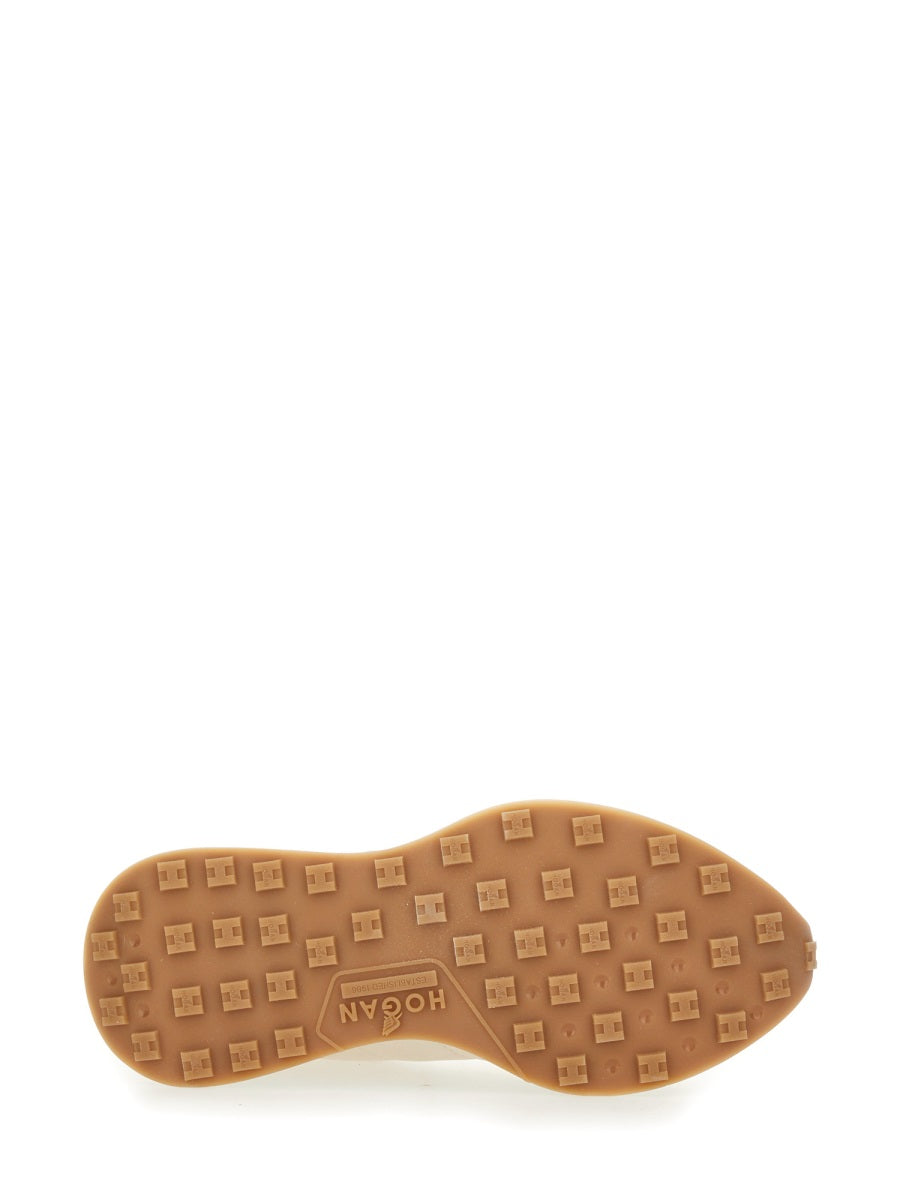 LEATHER SNEAKER