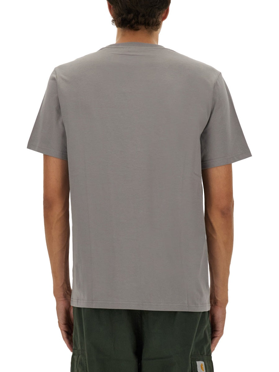 T-SHIRT CON TASCA