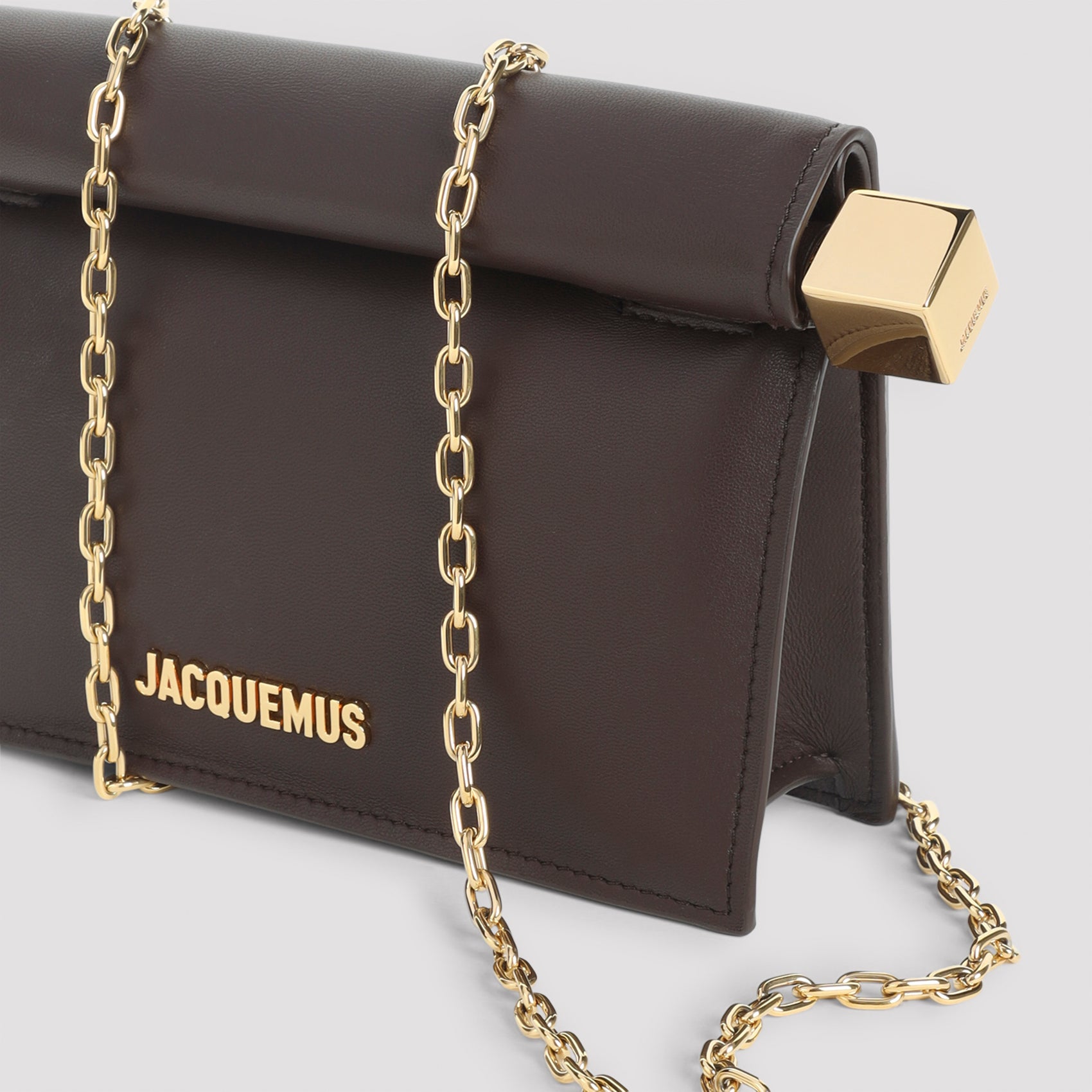 La pochette rond carré